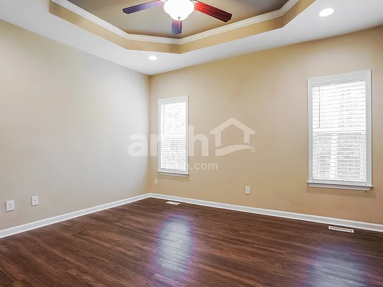 48 Kings Canyon Ct — Photo 6