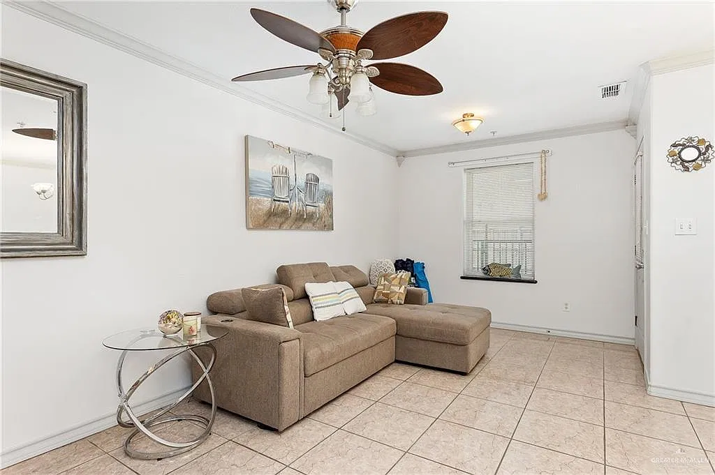 2 bed, 2.0 bath, 1020 sqft, $1,950 — Photo 3