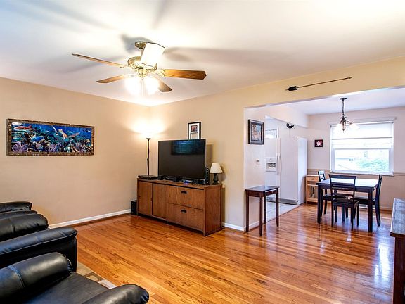 4th image of 3310 Harry Lee Ln