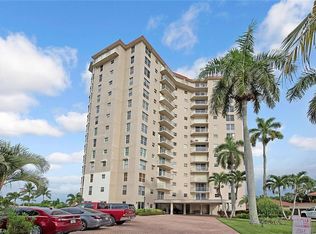 10701 Gulf Shore Dr APT 202, Naples, FL 34108