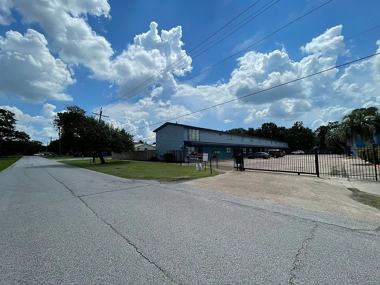 Bridge City Apartments — Photo 42