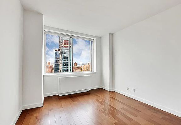 5th image of 149 E 33rd St #4L