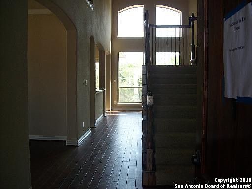 4th image of 718 Grove Bnd