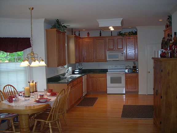 Kitchen/Breakfast Nook