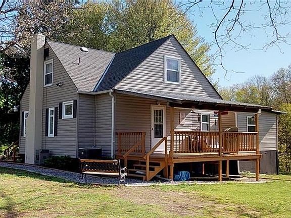 3rd image of 119 Clyde Dr