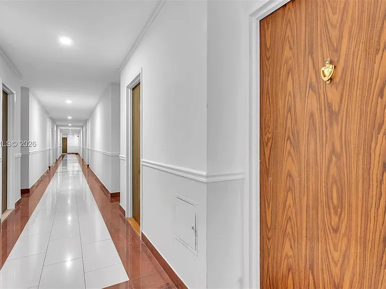 2899 Collins Ave #702 — Photo 8