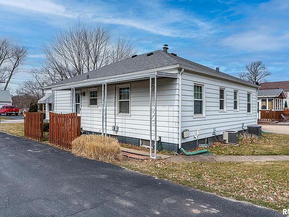 3rd image of 2304-2306 10th St