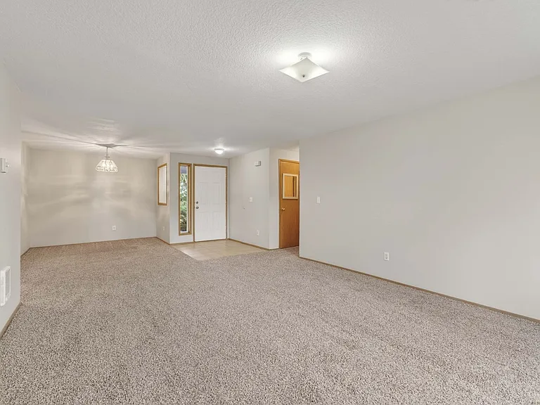 17005 NE 21st St — Photo 6