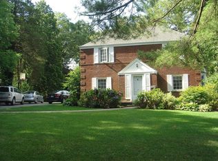 96 Hilltop Dr, Manhasset, NY 11030