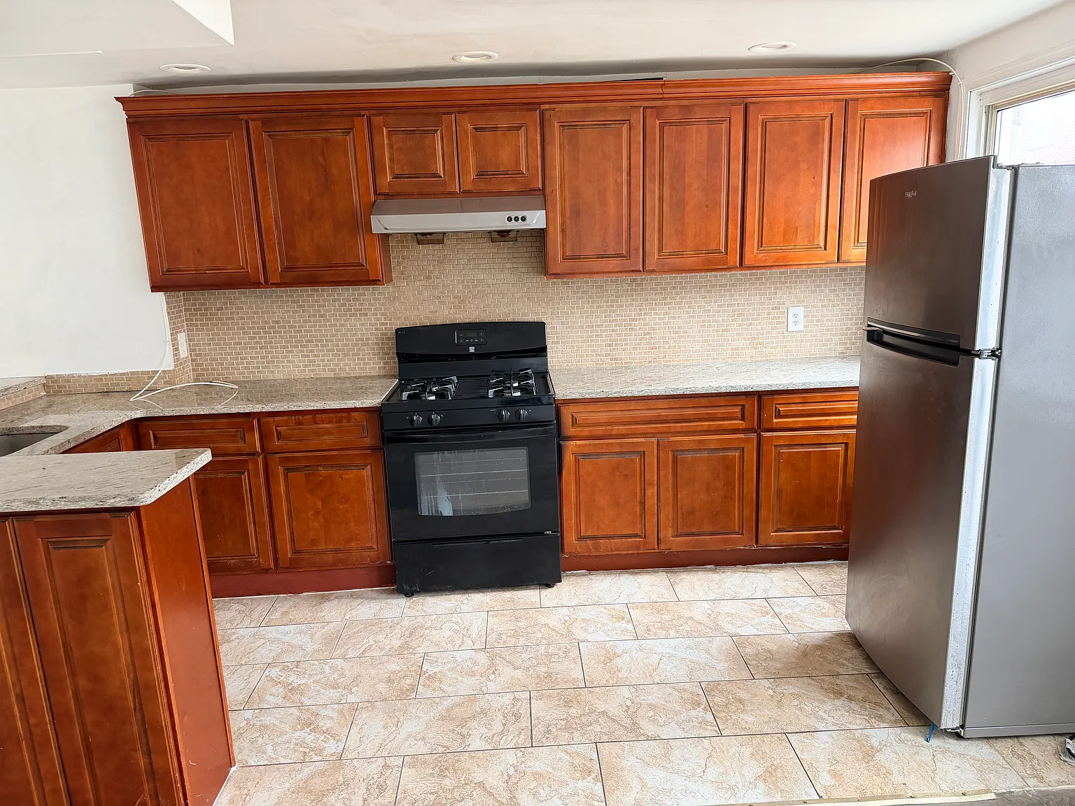 3 bed, 1088 sqft, $1,600 — Photo 4