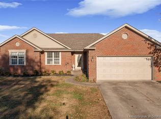 8508 Plum Valley Ct, Sellersburg, IN 47172