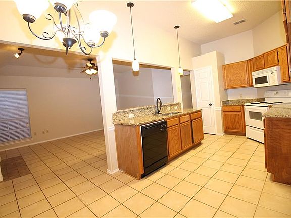 5th image of 115 Sipes Ct
