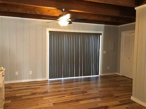 4th image of 133 Oak St APT 15