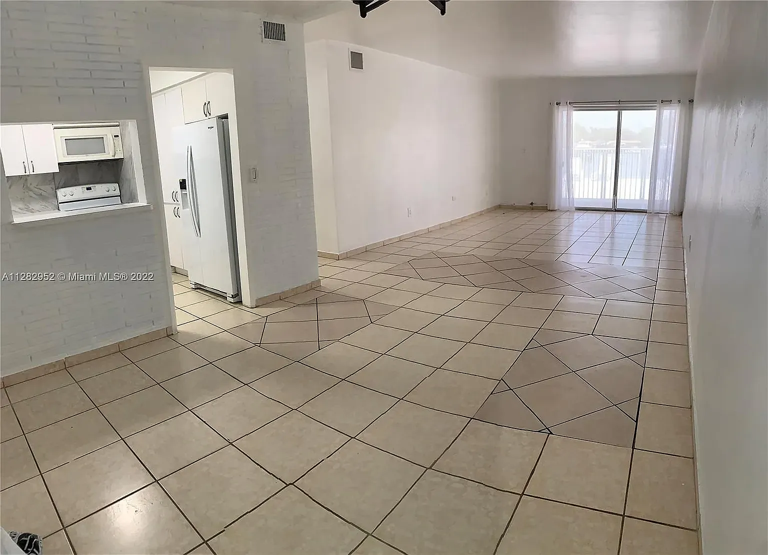 1 bed, 788 sqft, $2,200 — Photo 2