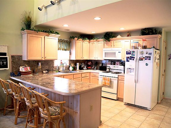 5th image of 237 36th St #E
