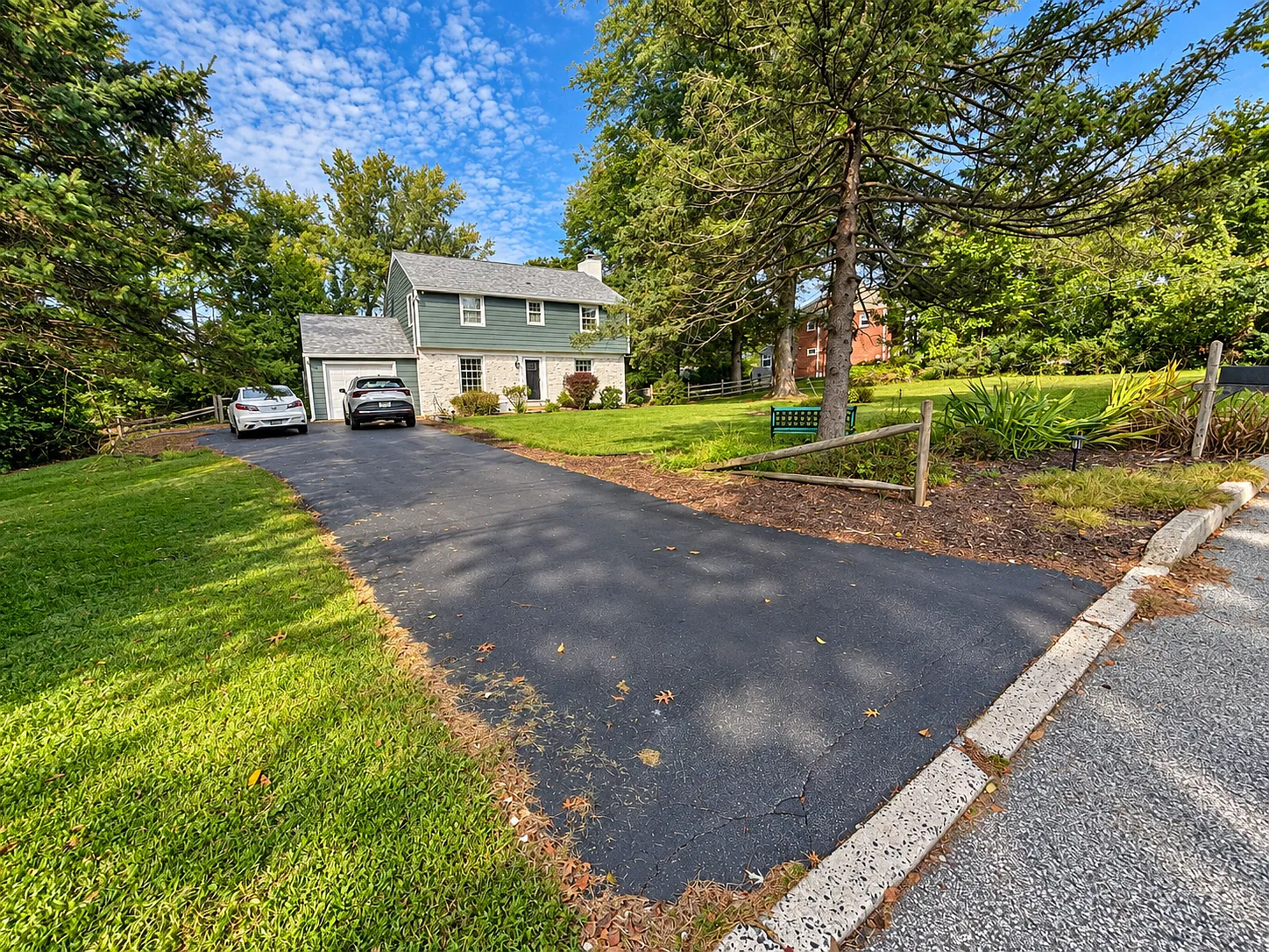 209 Maplewood Rd — Photo 1