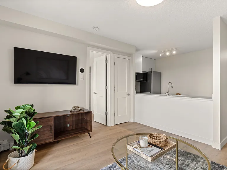 2720 College Ave — Photo 57