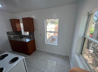 1935 SW 2nd St APT 5, Miami, FL 33135