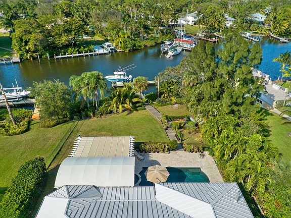 4th image of 2835 SE Saint Lucie Boulevard