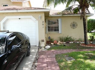 201 Maplewood Drive #201, Greenacres, FL 33415