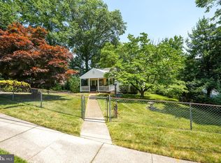 2003 Dexter Dr, Falls Church, VA 22043