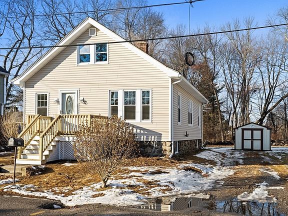 2nd image of 39 Johnson St