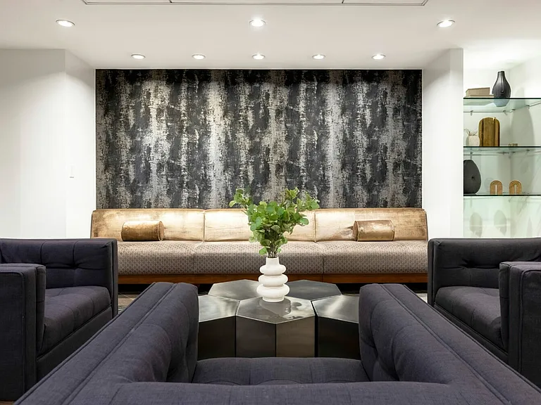 Club Level Lounge