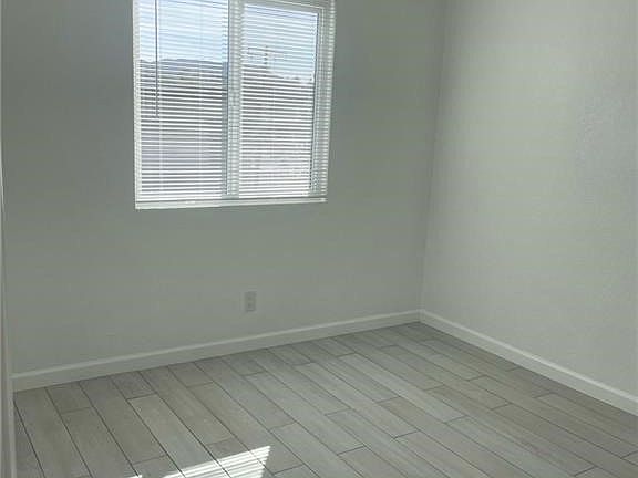5th image of 10037 Samoa Ave #11