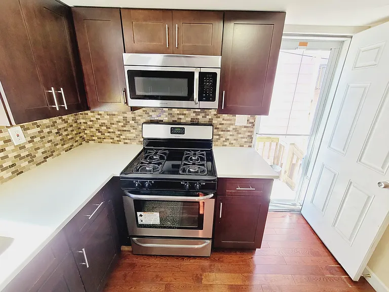 616 Liberty Ave — Photo 9