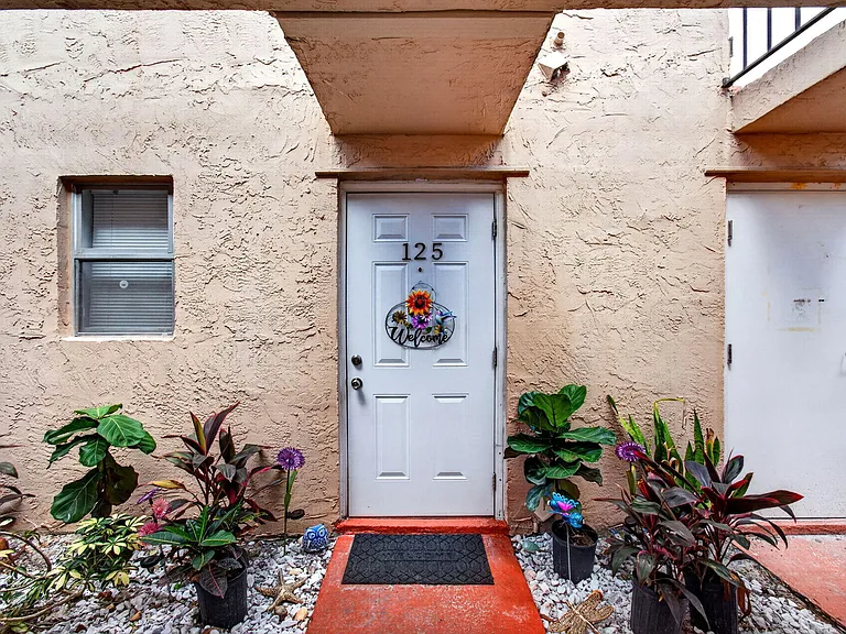 550 SW 2nd Ave #125 — Photo 13