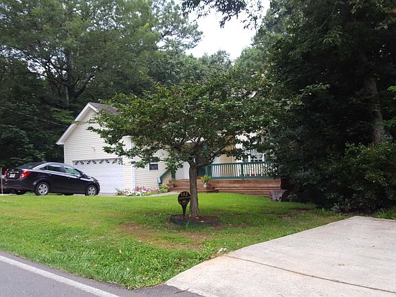 3rd image of 185 Beaver Lake Dr