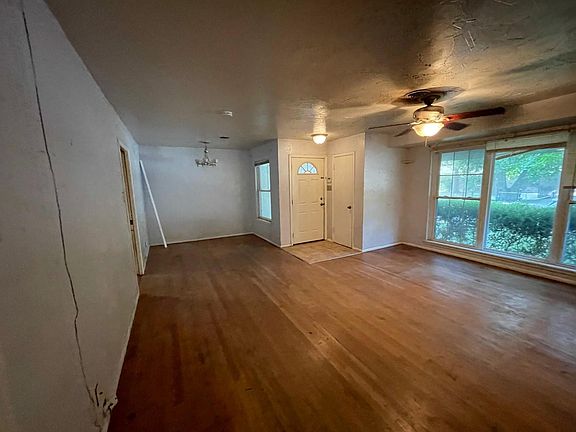 2nd image of 1205 Linden Dr