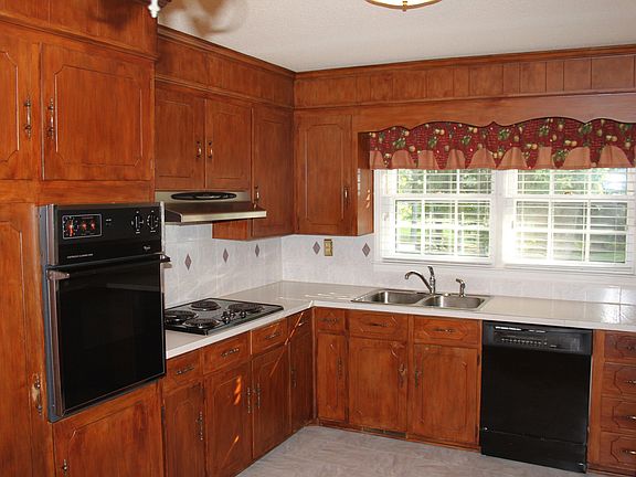 4th image of 2402 E Providence Dr