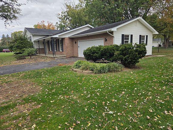 2nd image of 1050 Hathaway Ln