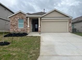 1236 Treehouse Ln, New Braunfels, TX 78130