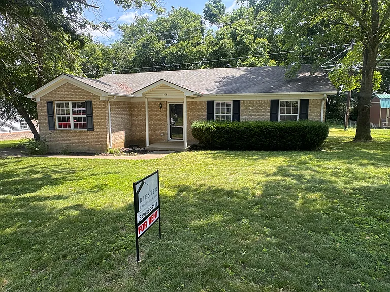 106 Creekwood Ln — Photo 1