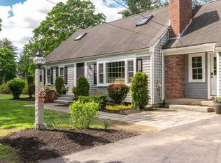 6 New Meadow Rd, Lynnfield, MA 01940