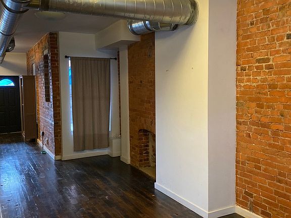 5th image of 886 Oak St