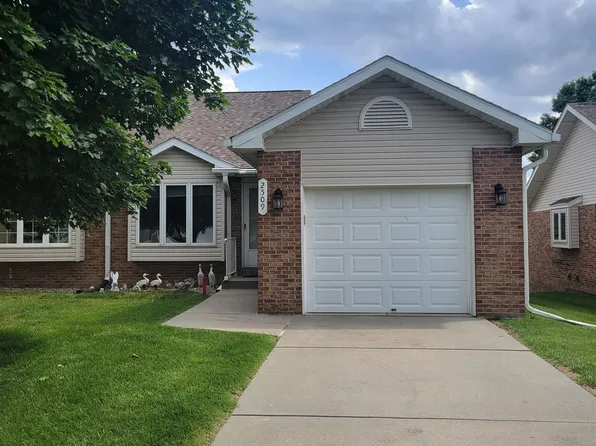 2509 Hollyhock Cir, Lincoln, NE 68521