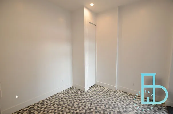Rented by Brooklyn High Rise LLC | media 25