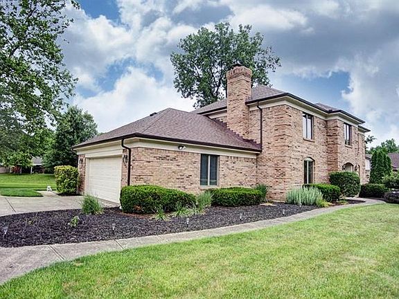 2nd image of 9439 Meadow Woods Ln