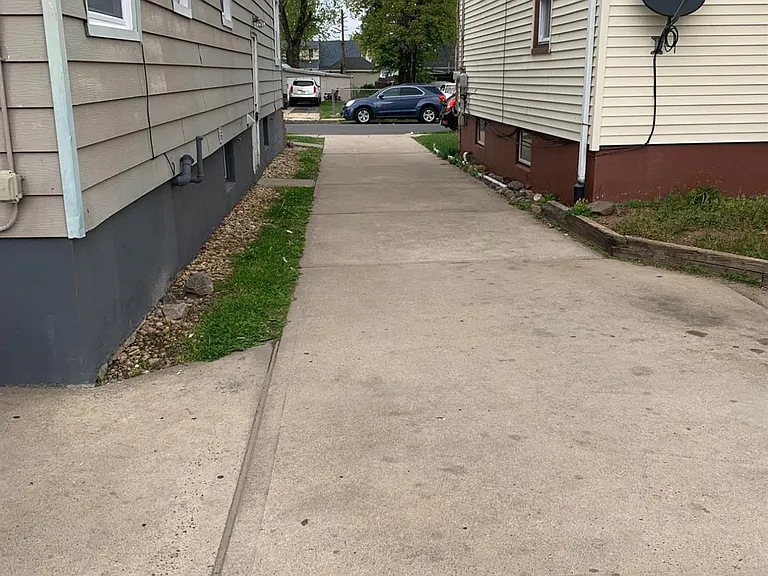 47 Holly St #2 — Photo 21