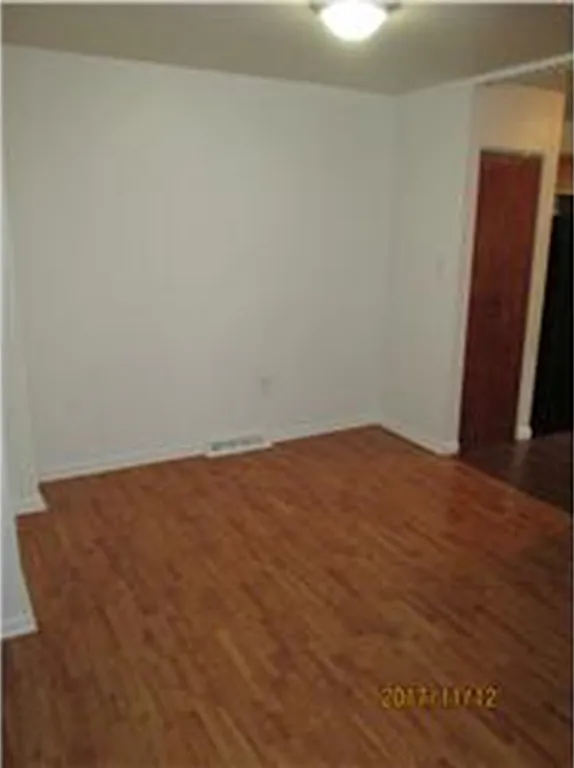 3 bed, 1.5 bath, 1500 sqft, $1,750 — Photo 4