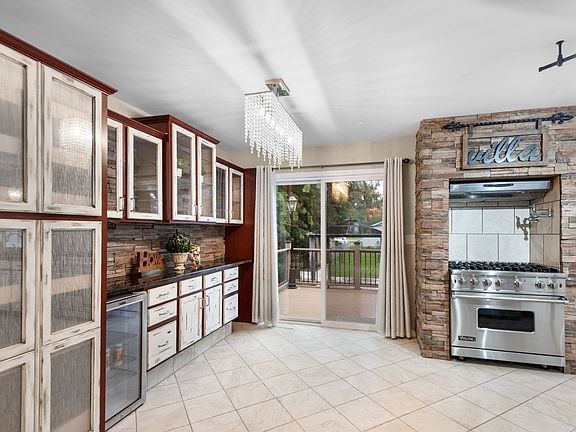 4th image of 1817 Elmwood Dr