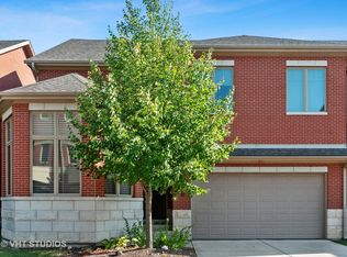 81 Legacy Ln, Wheeling, IL 60090