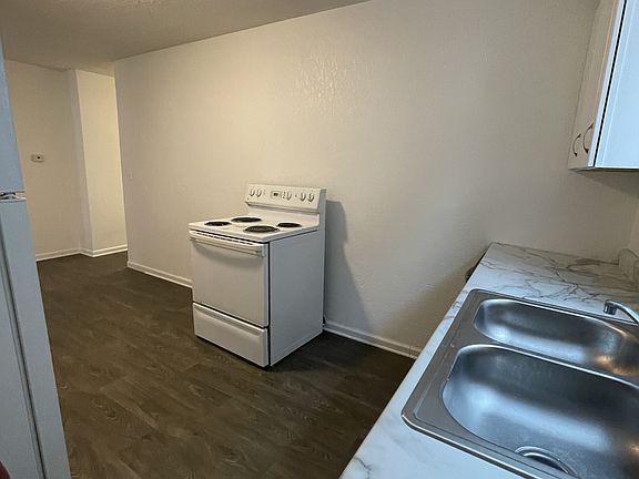 2nd image of 4323 Paseo Blvd #1S