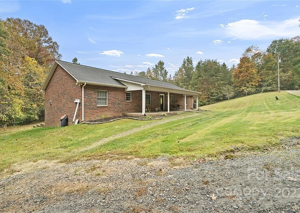 1060 Benfield Woods, NC 28655 Zillow