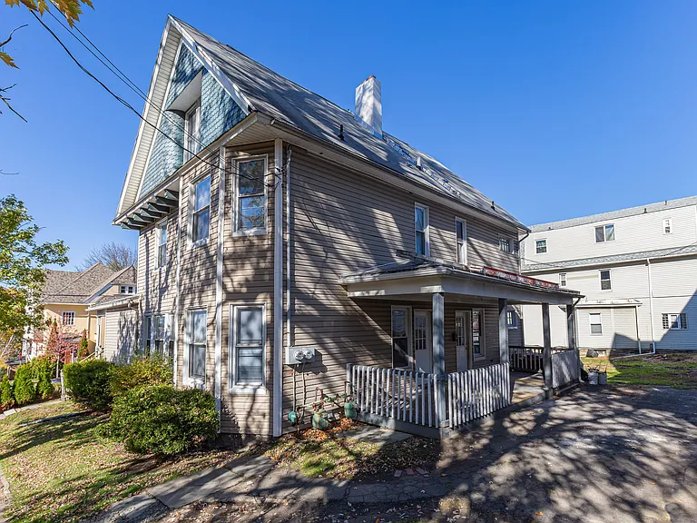 802 Quincy Ave — Photo 52