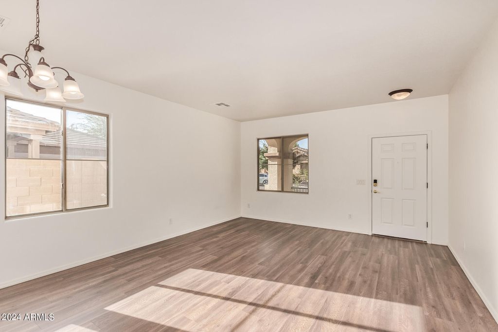 Apartment in Gilbert, Gateway Village, Maricopa - View 5