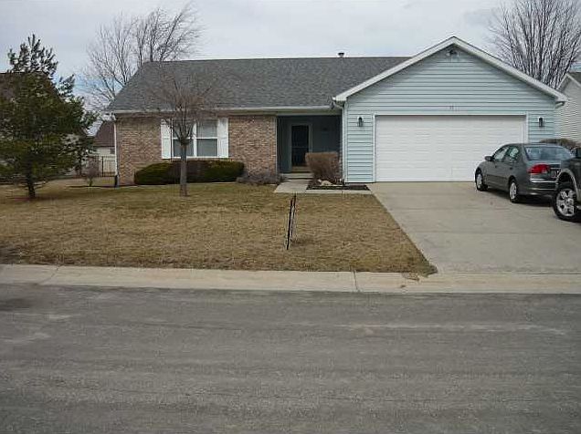 2nd image of 33 Hickory Ln S
